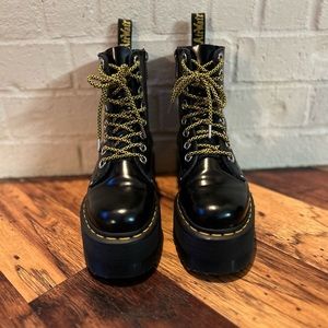 Dr. Martens, Jadon Max